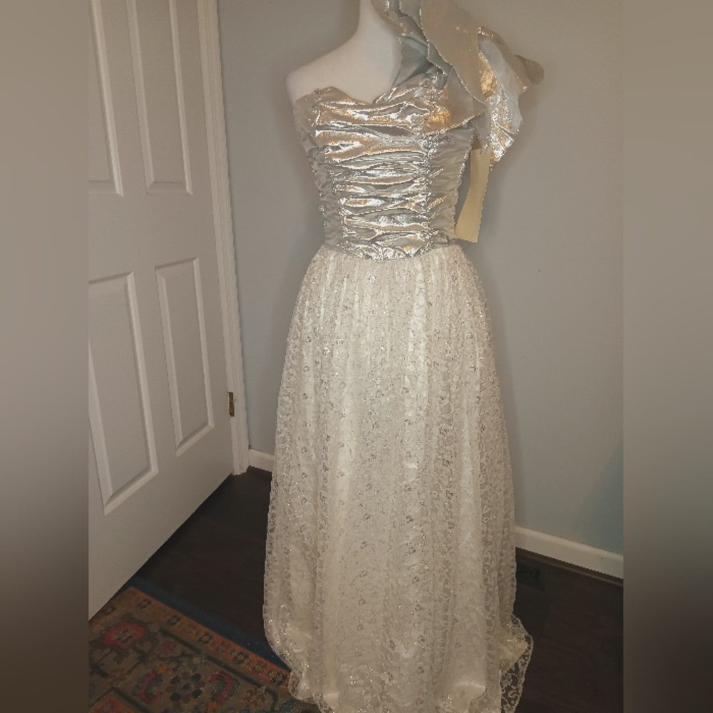 Vintage Gunne Sax by Jessica McClintock Gown - Picture 3 of 12